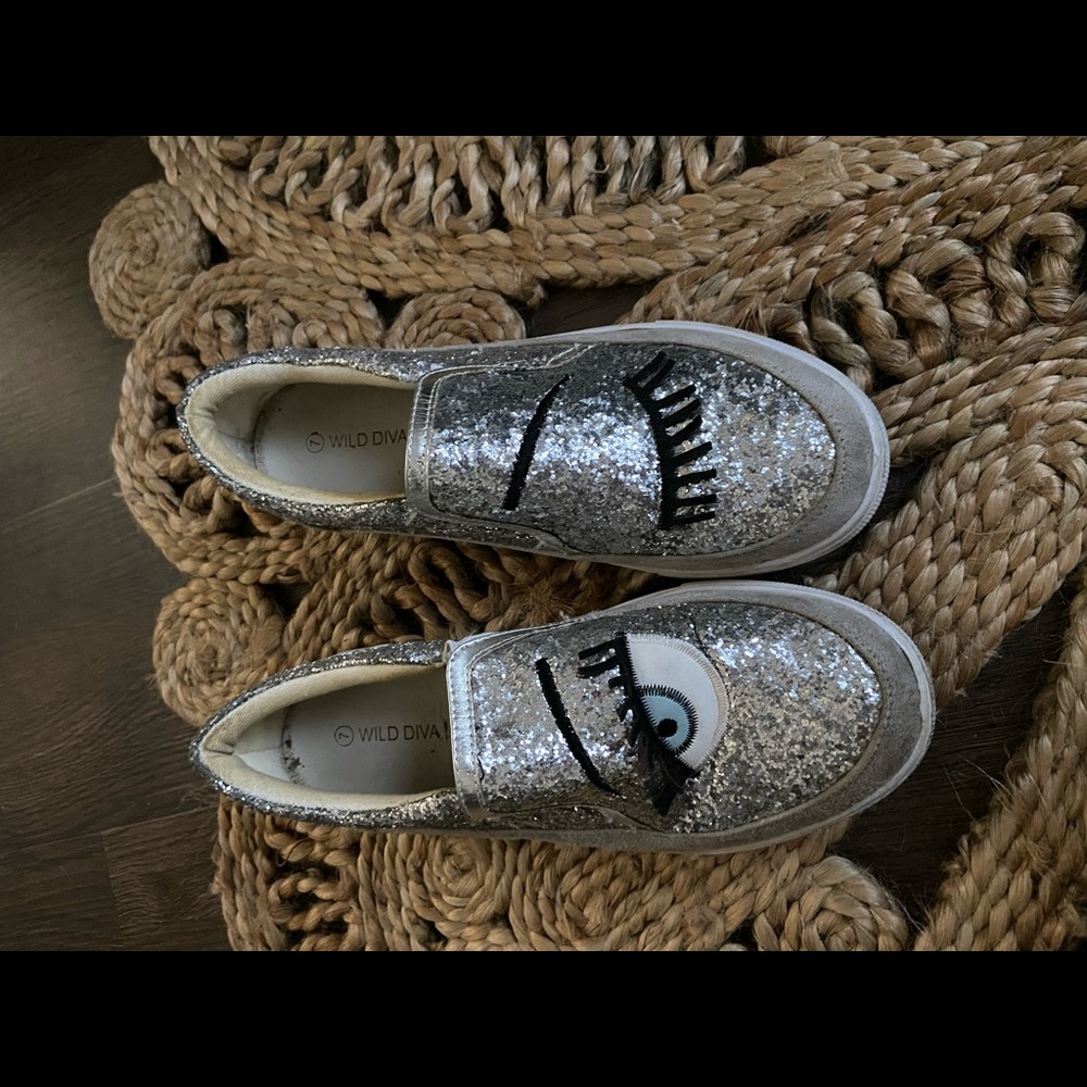 Fun Sneaks - Size 7